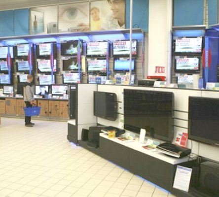 Arestaţi după ce au spart două cluburi din Techirghiol